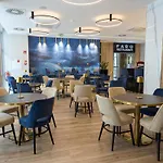 Royal Suite, 50 Meters To Beach, 10th Floor, Panoramic View, Parking, Porta Mare Active & Appartement
