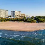 Appartement Royal Suite, 50 Meters To Beach, 10th Floor, Panoramic View, Parking, Porta Mare Active &