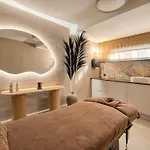 Royal Suite, 50 Meters To Beach, 10th Floor, Panoramic View, Parking, Porta Mare Active & Appartement