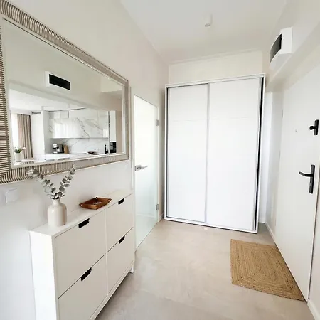 Διαμέρισμα Royal Suite, 50 Meters To Beach, 10th Floor, Panoramic View, Parking, Porta Mare Active & *