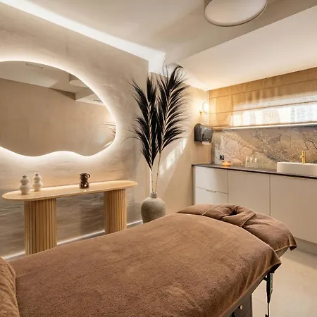 Royal Suite, 50 Meters To Beach, 10th Floor, Panoramic View, Parking, Porta Mare Active & Apartmán